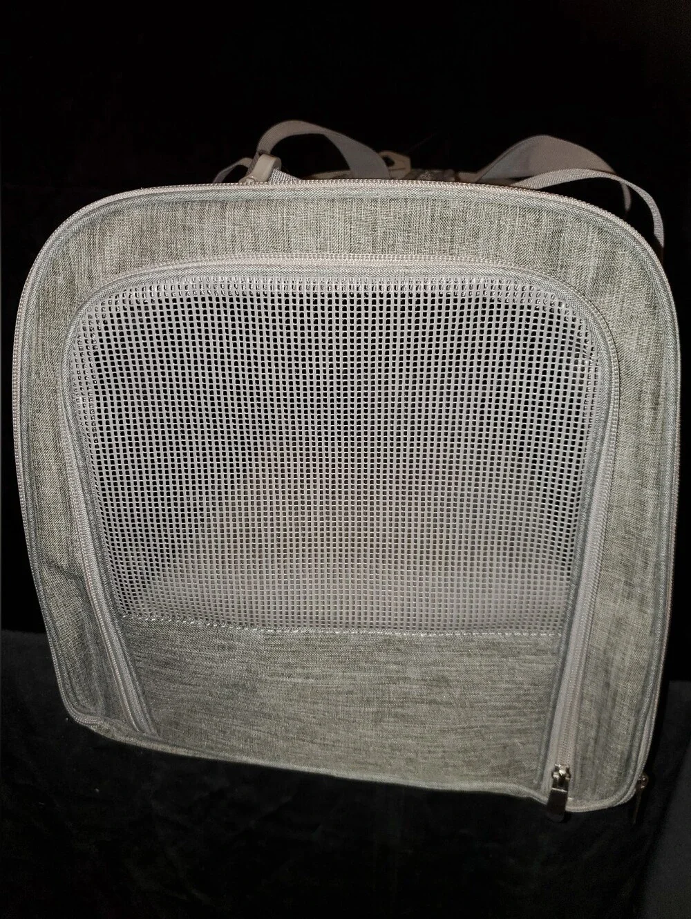 Neutral Gray Soft-Sided Pet Carrier with Mesh Panels NWOT